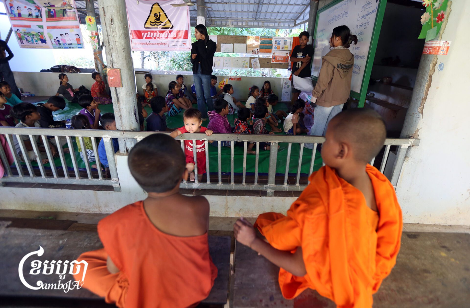 Displaced children study in a makeshift school at a pagoda in Kralanh district, Siem Reap province, December 25, 2025. (CamboJA/Pring Samrang)